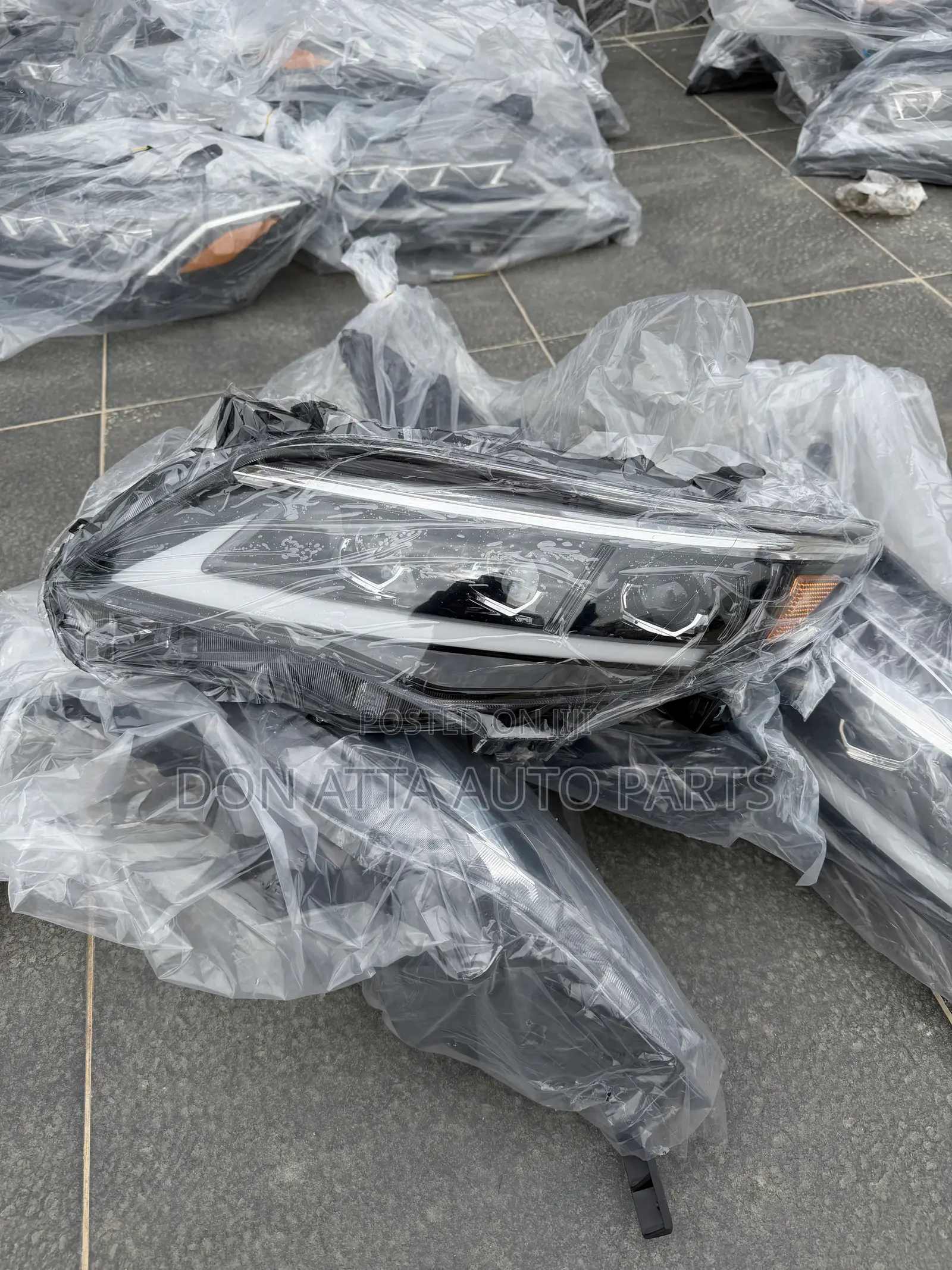 Toyota Corolla 2011-2013 Spec Headlights Available