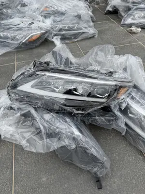 Toyota Corolla 2011-2013 Spec Headlights Available