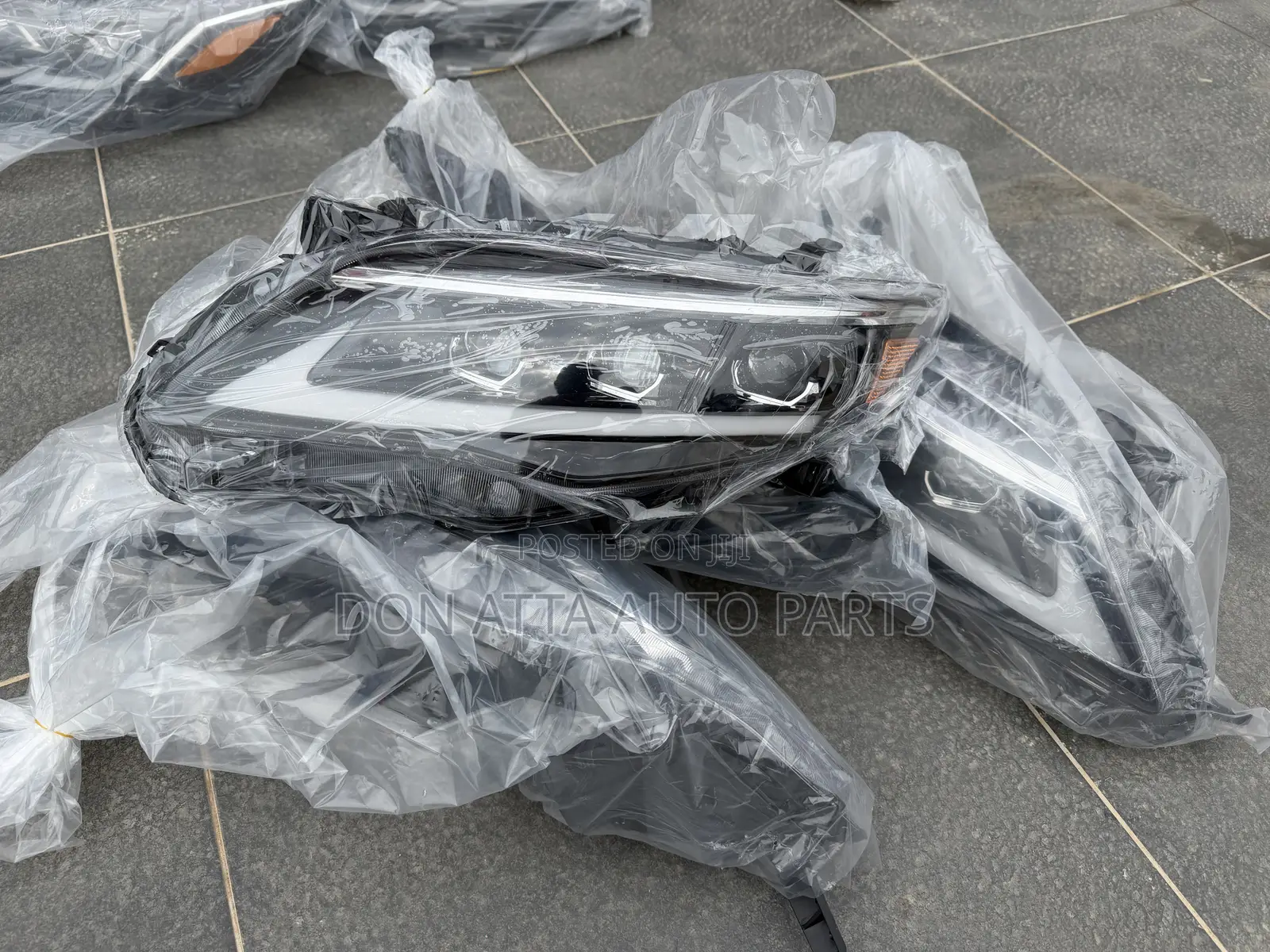 Toyota Corolla 2011-2013 Spec Headlights Available