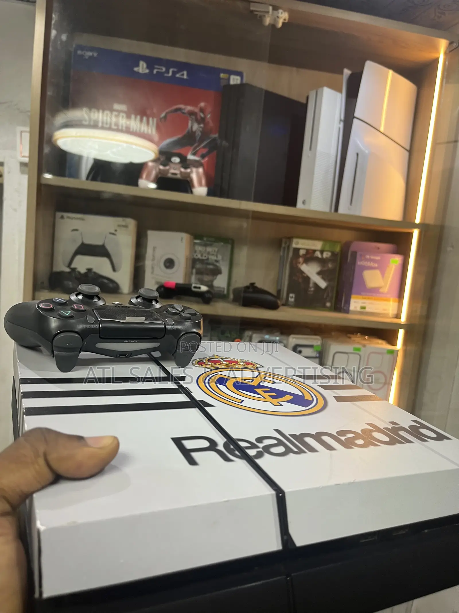 Exclusive PS4 With 5 Games Installed