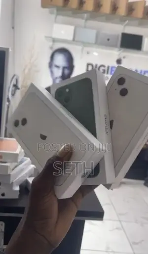 New Apple iPhone 13 128 GB White