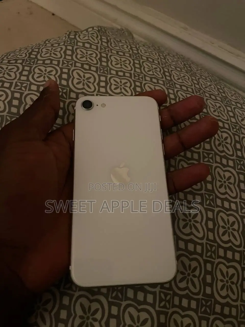 Apple iPhone SE (2020) 64 GB White