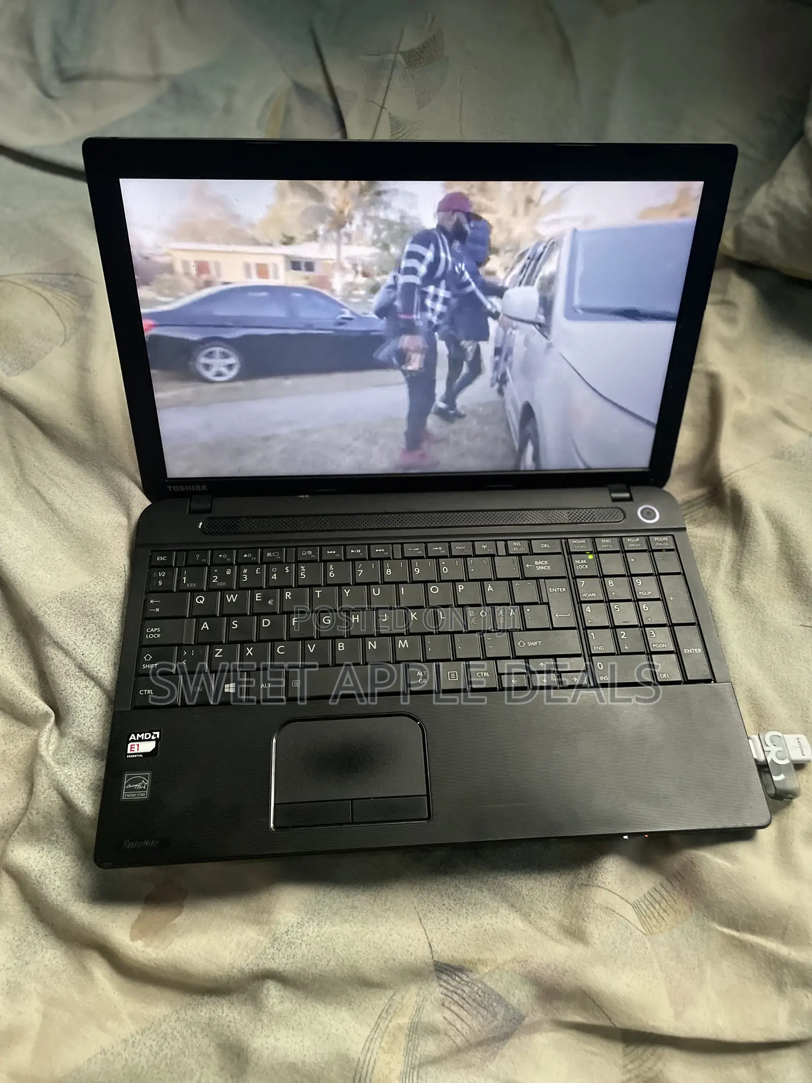 Laptop Toshiba 4GB AMD HDD 320GB