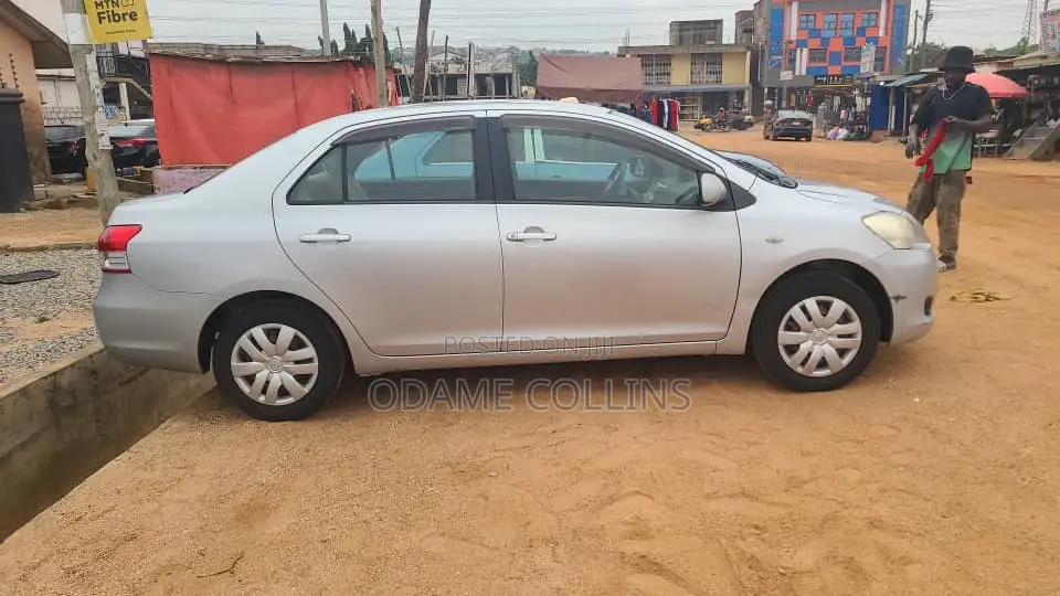 Toyota Belta 2008 Silver