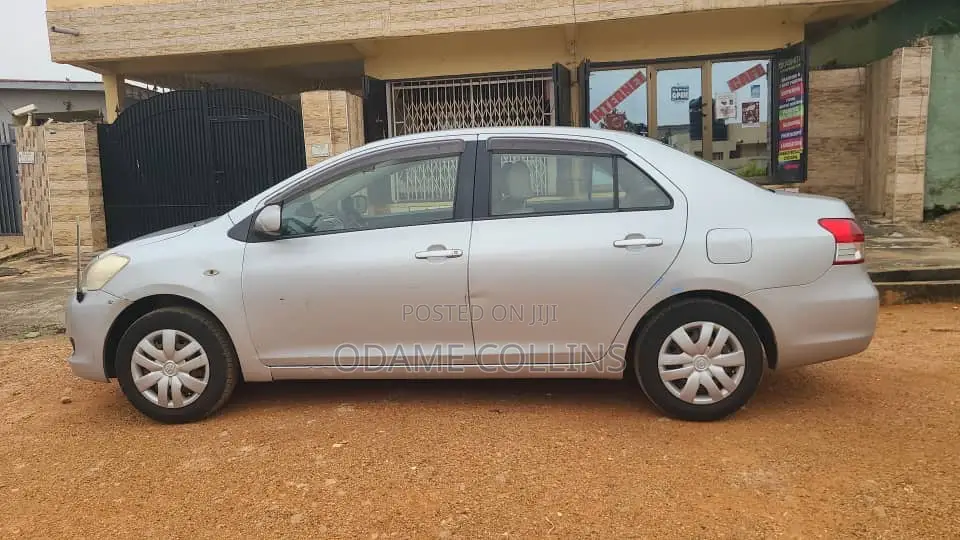 Toyota Belta 2008 Silver