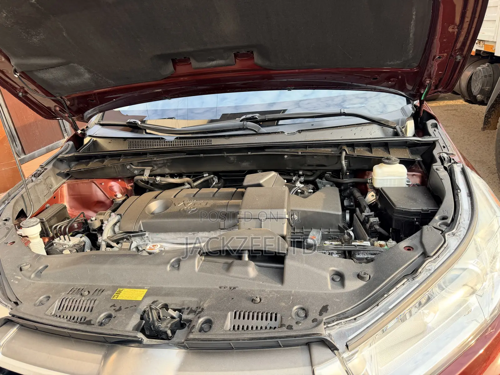 Toyota Highlander LE 2019 Burgundy