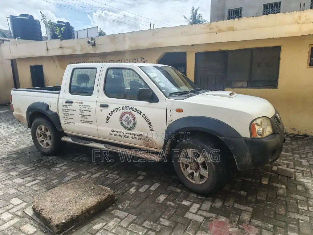 Nissan Hardbody 2016 White