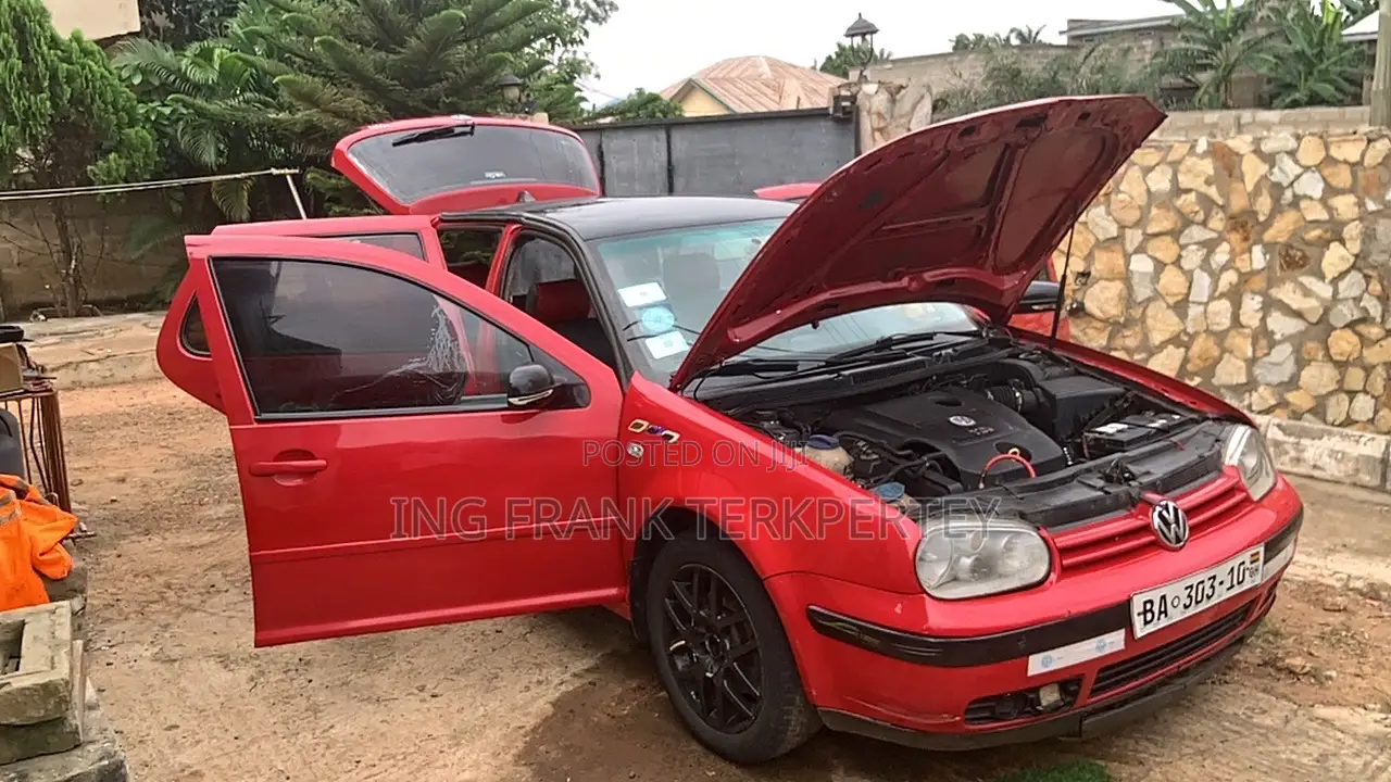 Volkswagen Golf 2002 Red