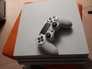 Ps4 Pro With 2 Games Mortal Kombat and GTA 5