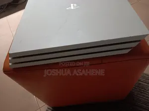 Ps4 Pro With 2 Games Mortal Kombat and GTA 5