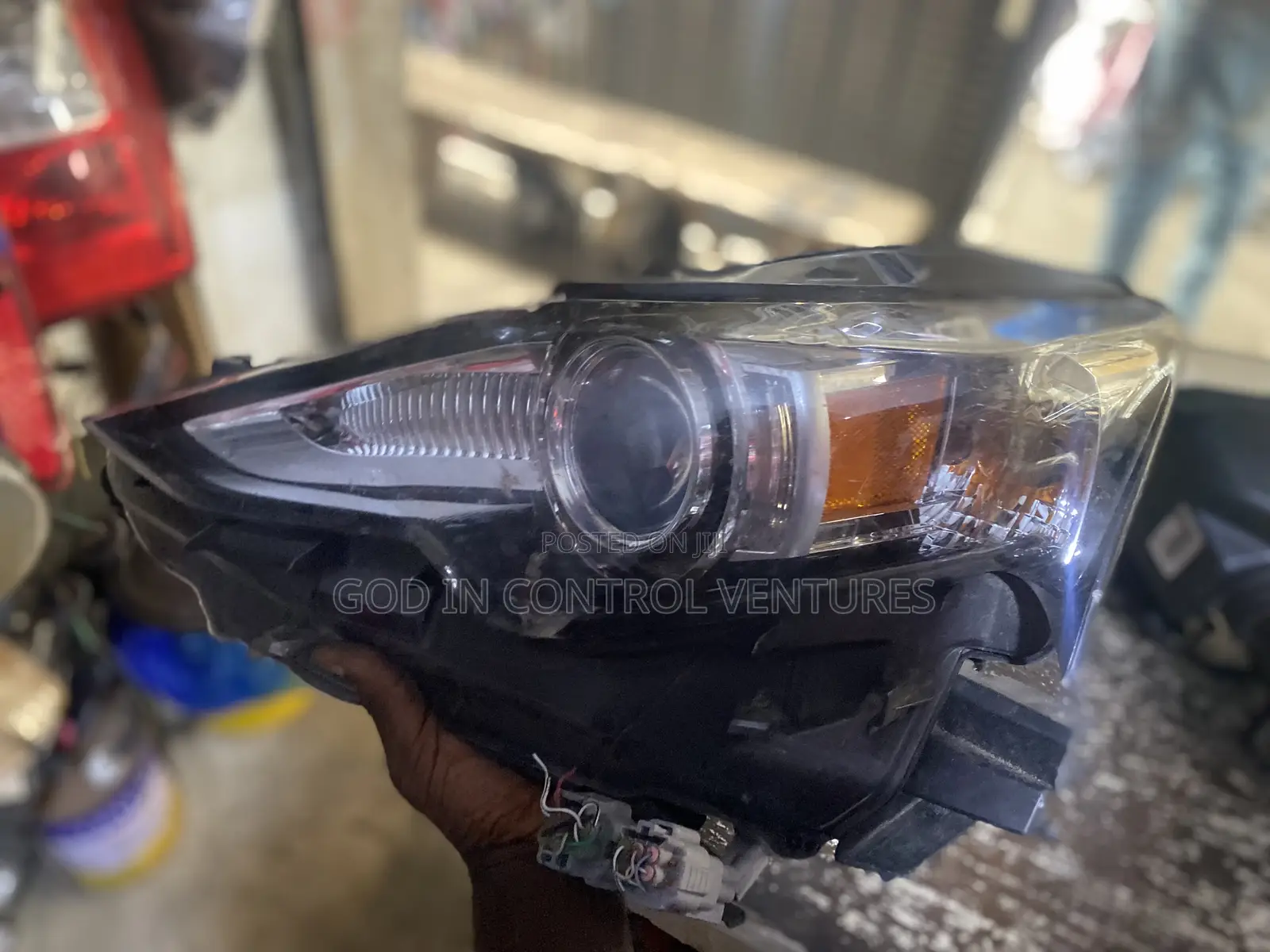 Lexus IS250 Headlight