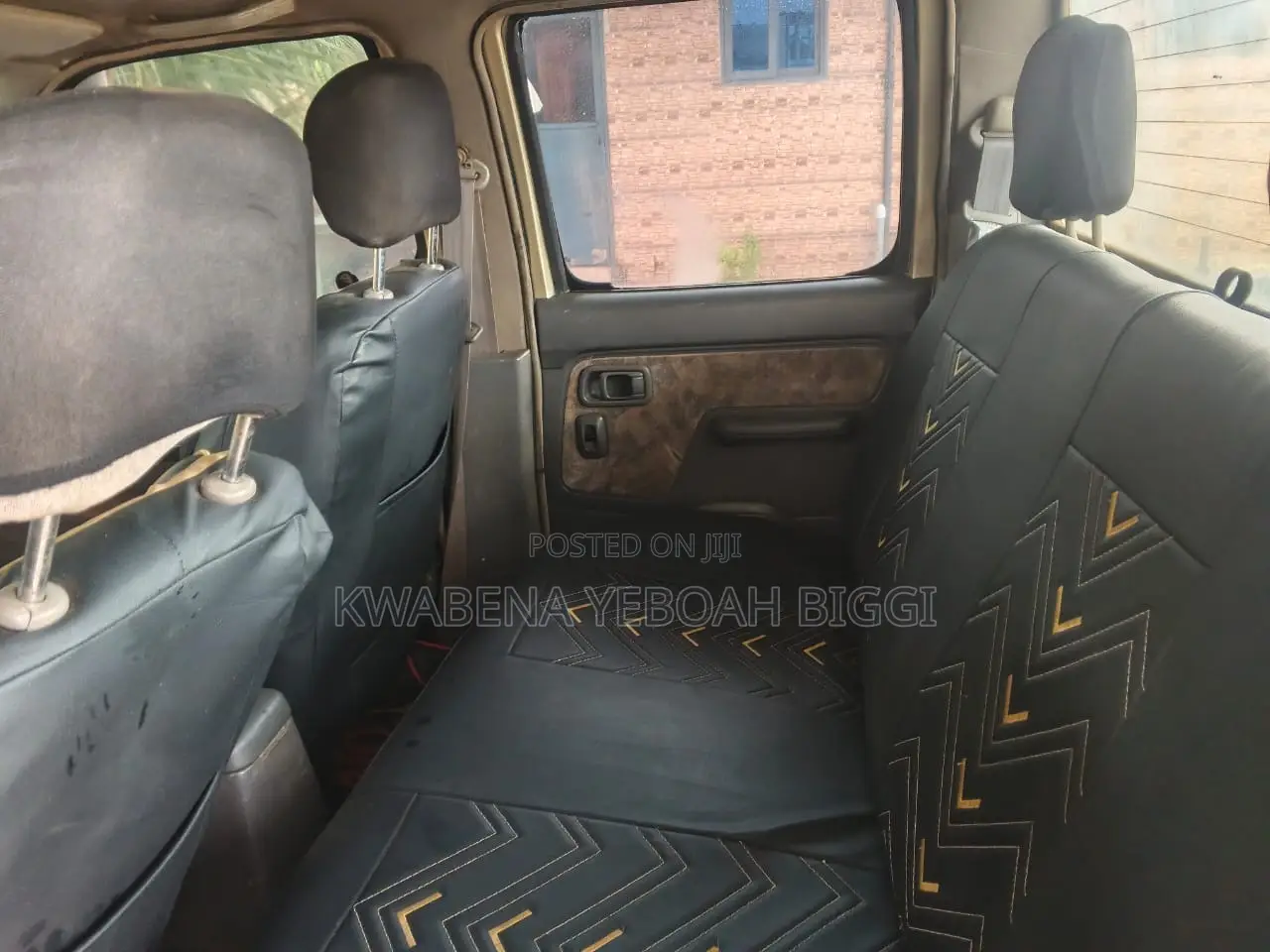 Nissan Hardbody 2000 Gold