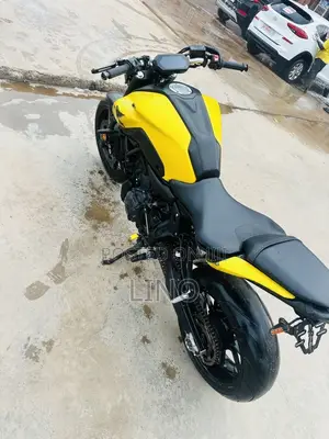Yamaha FZ 2022 Yellow
