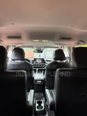 Toyota Highlander XLE 2021 Red