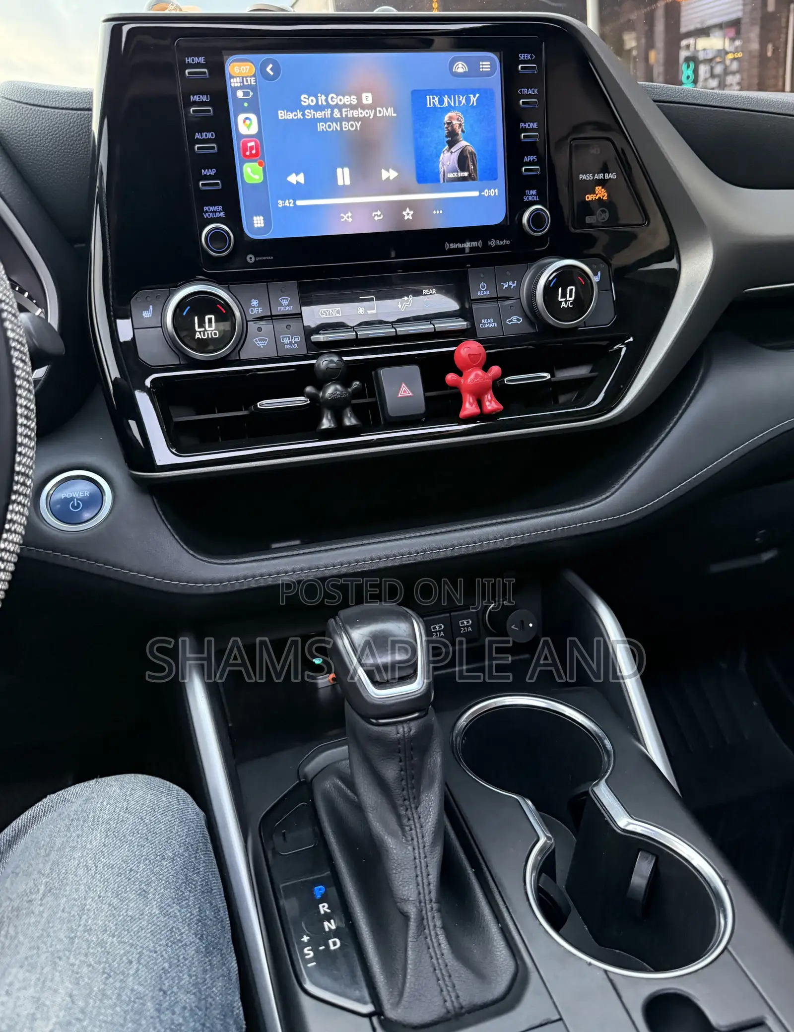 Toyota Highlander XLE 2021 Red