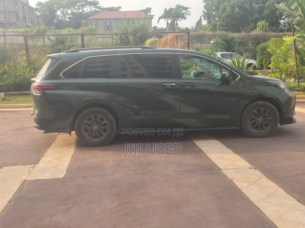 Toyota Sienna Limited 2022 Green