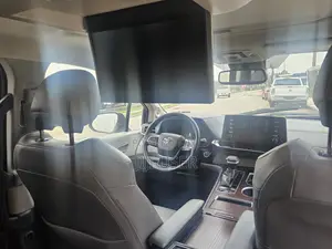 Toyota Sienna Limited 2022 Green