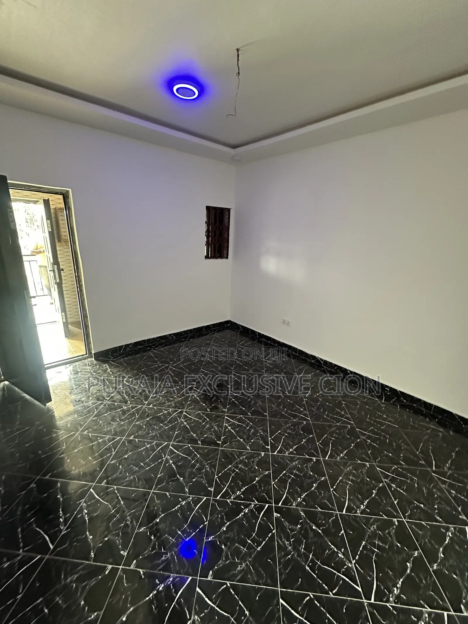 1bdrm Room & Parlour in Weija, Choice, Old Barrier for rent