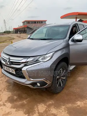 Mitsubishi Pajero Sport 2019 Silver