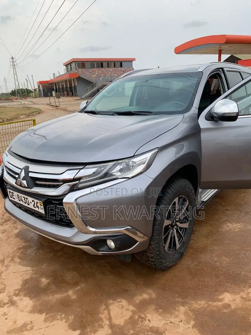 Mitsubishi Pajero Sport 2019 Silver