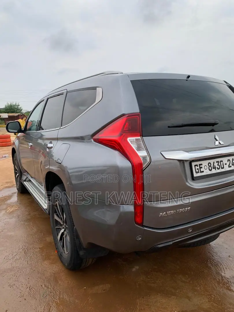 Mitsubishi Pajero Sport 2019 Silver