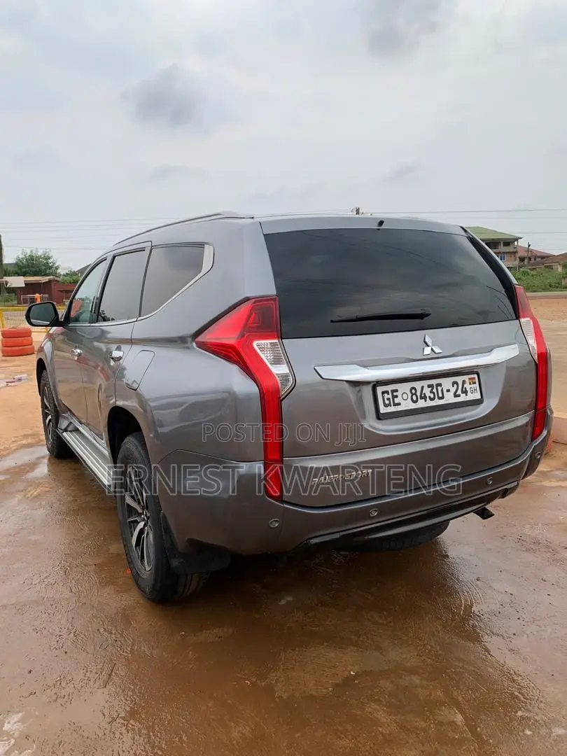 Mitsubishi Pajero Sport 2019 Silver