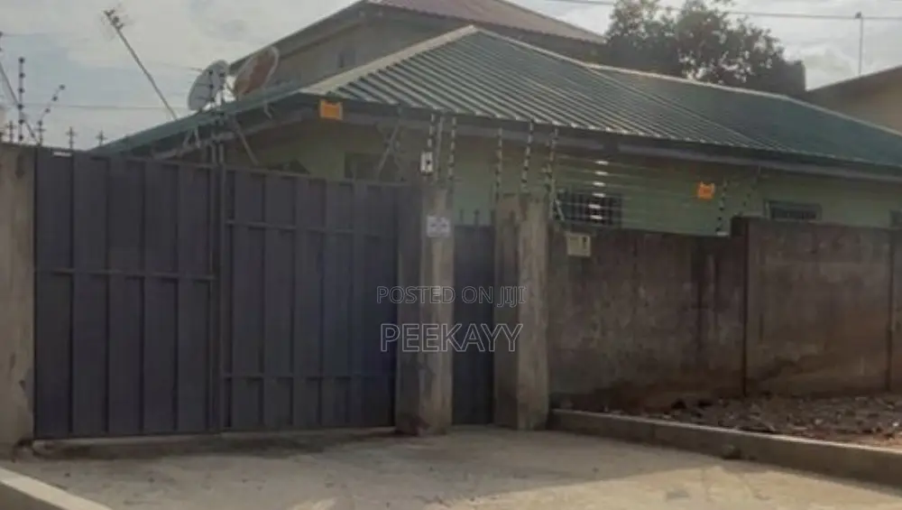 4bdrm House in Ashongman  Estates, Police Station for sale