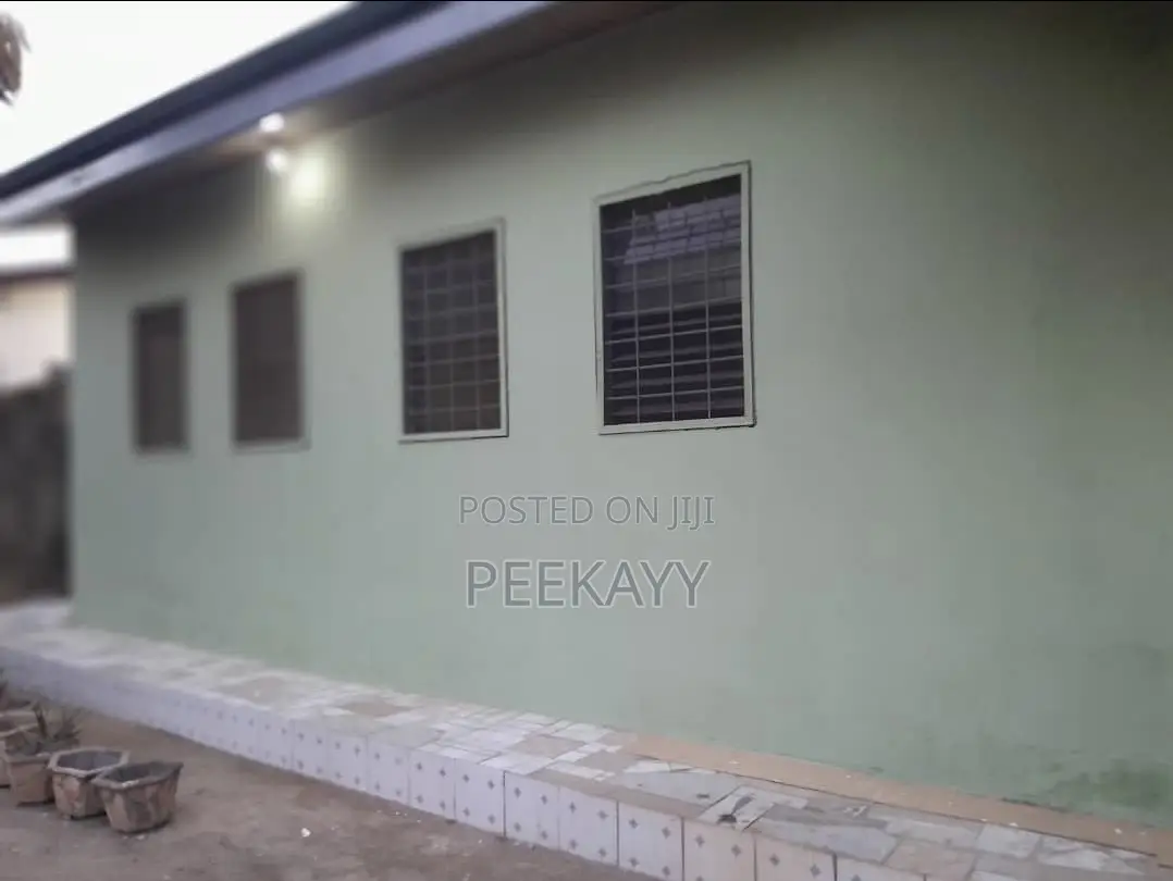 4bdrm House in Ashongman  Estates, Police Station for sale