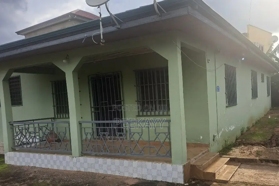 4bdrm House in Ashongman  Estates, Police Station for sale