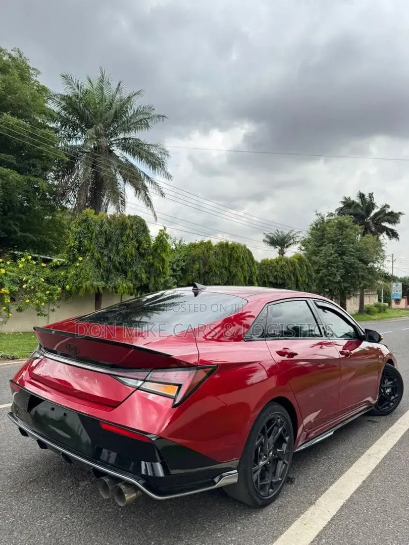 Hyundai Elantra 2025 Red