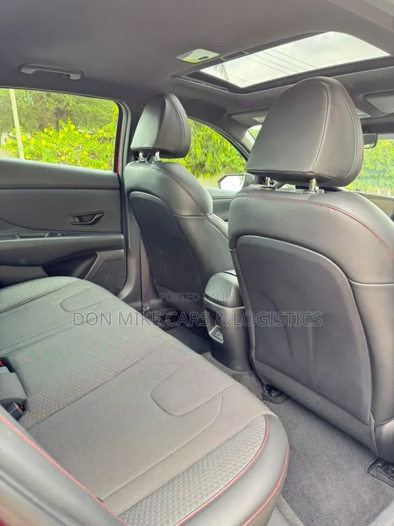 Hyundai Elantra 2025 Red