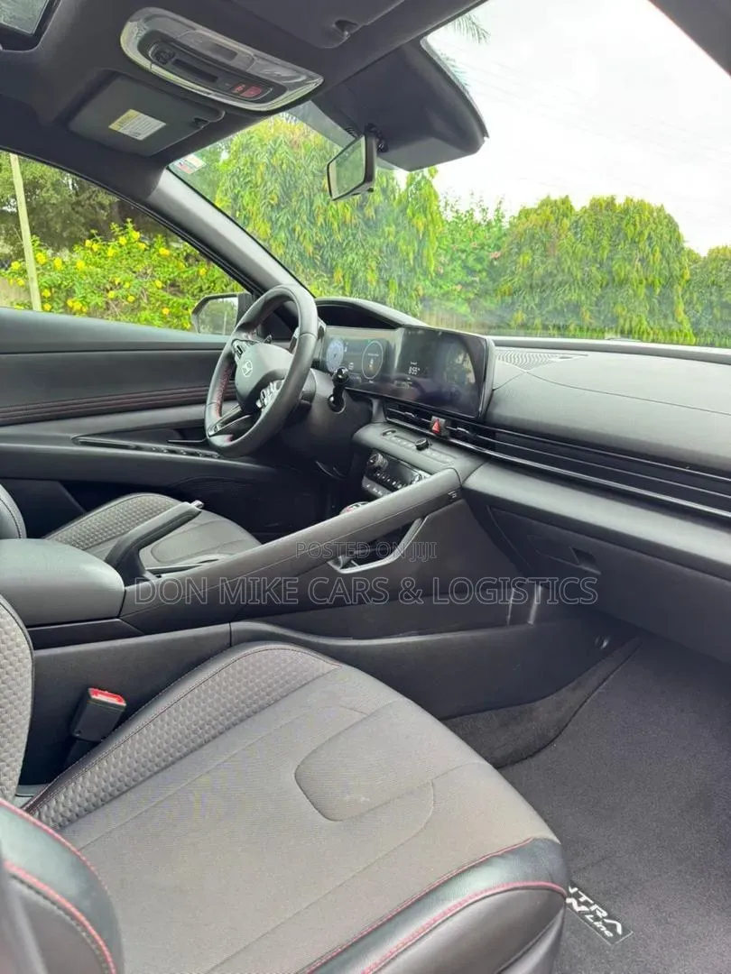 Hyundai Elantra 2025 Red