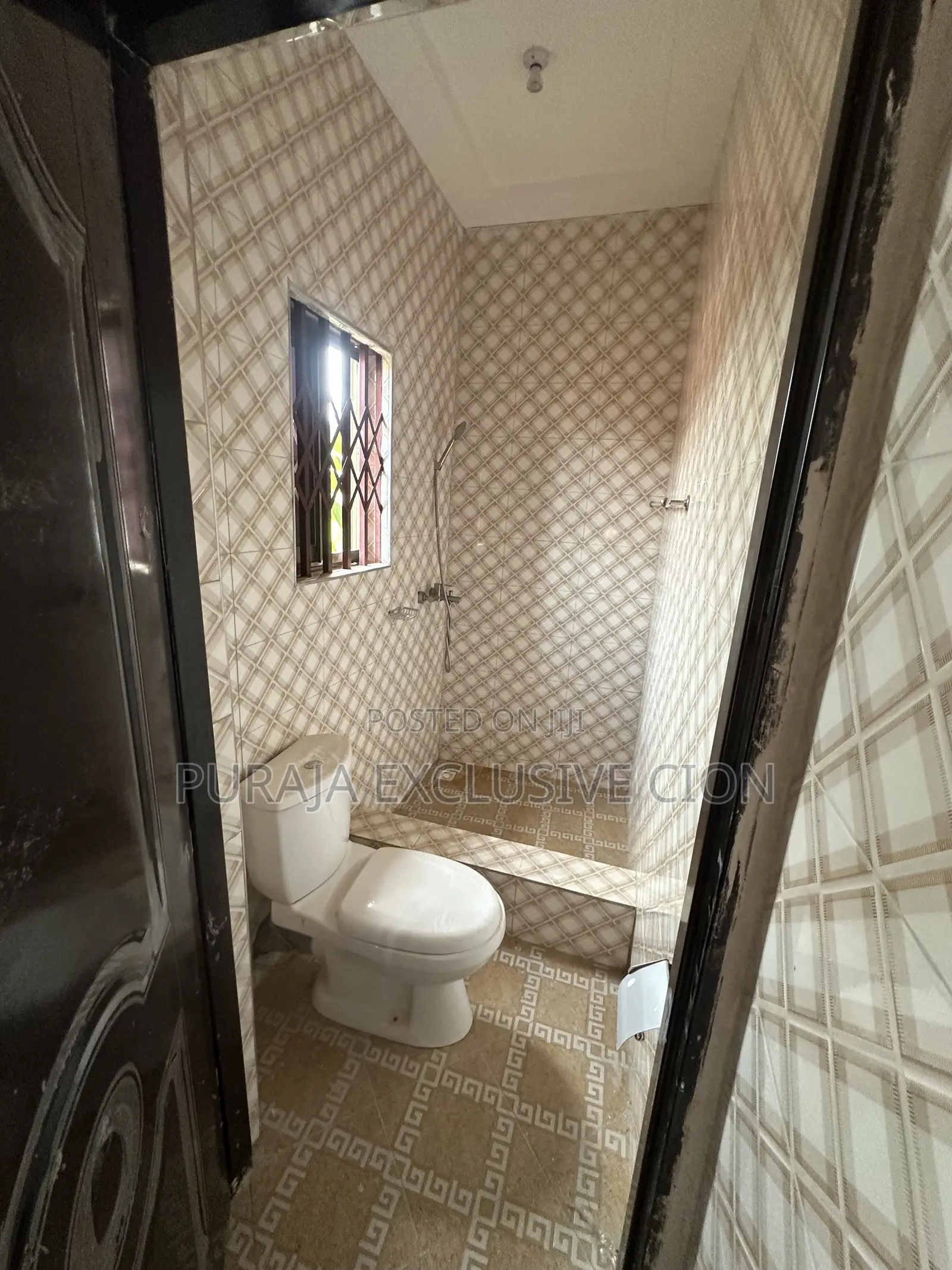 1bdrm Room & Parlour in Weija, Choice, Old Barrier for rent