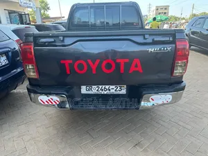 Toyota Hilux 2017 Gold