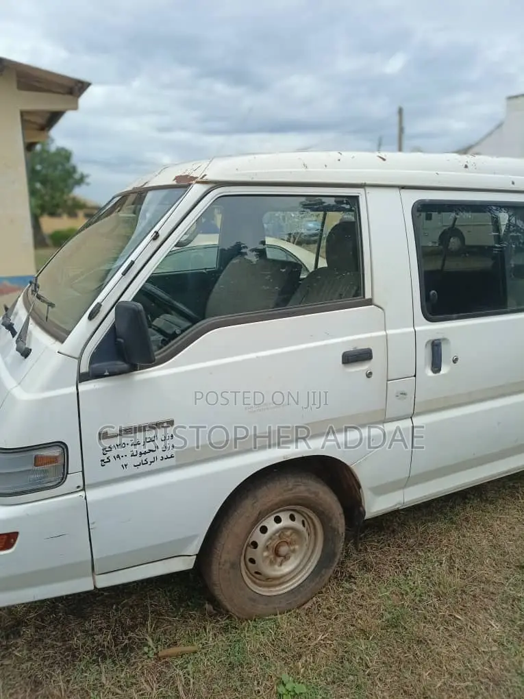 Mitsubishi Delica 2012 White