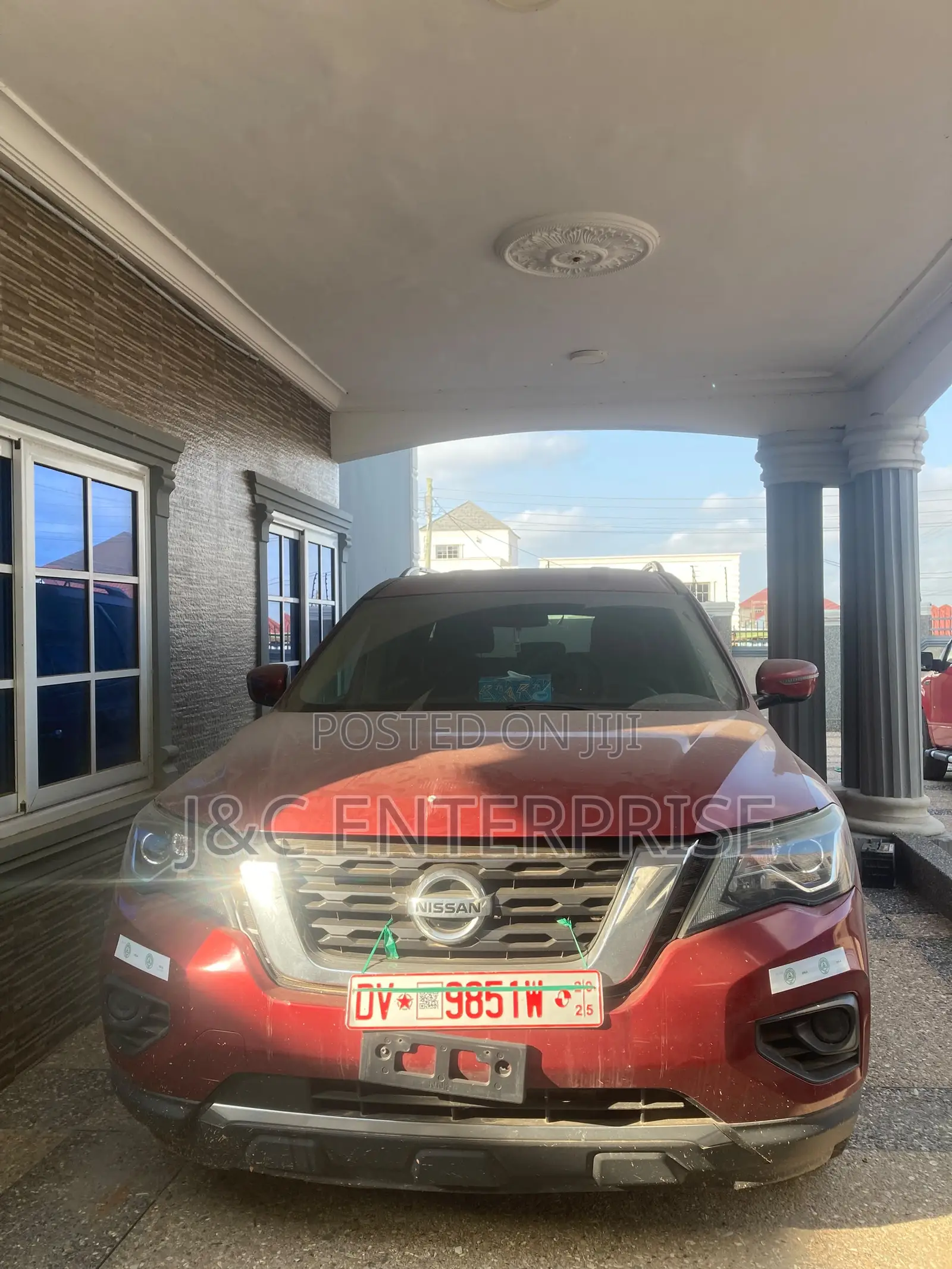 Nissan Pathfinder SV 4x4 2018 Red