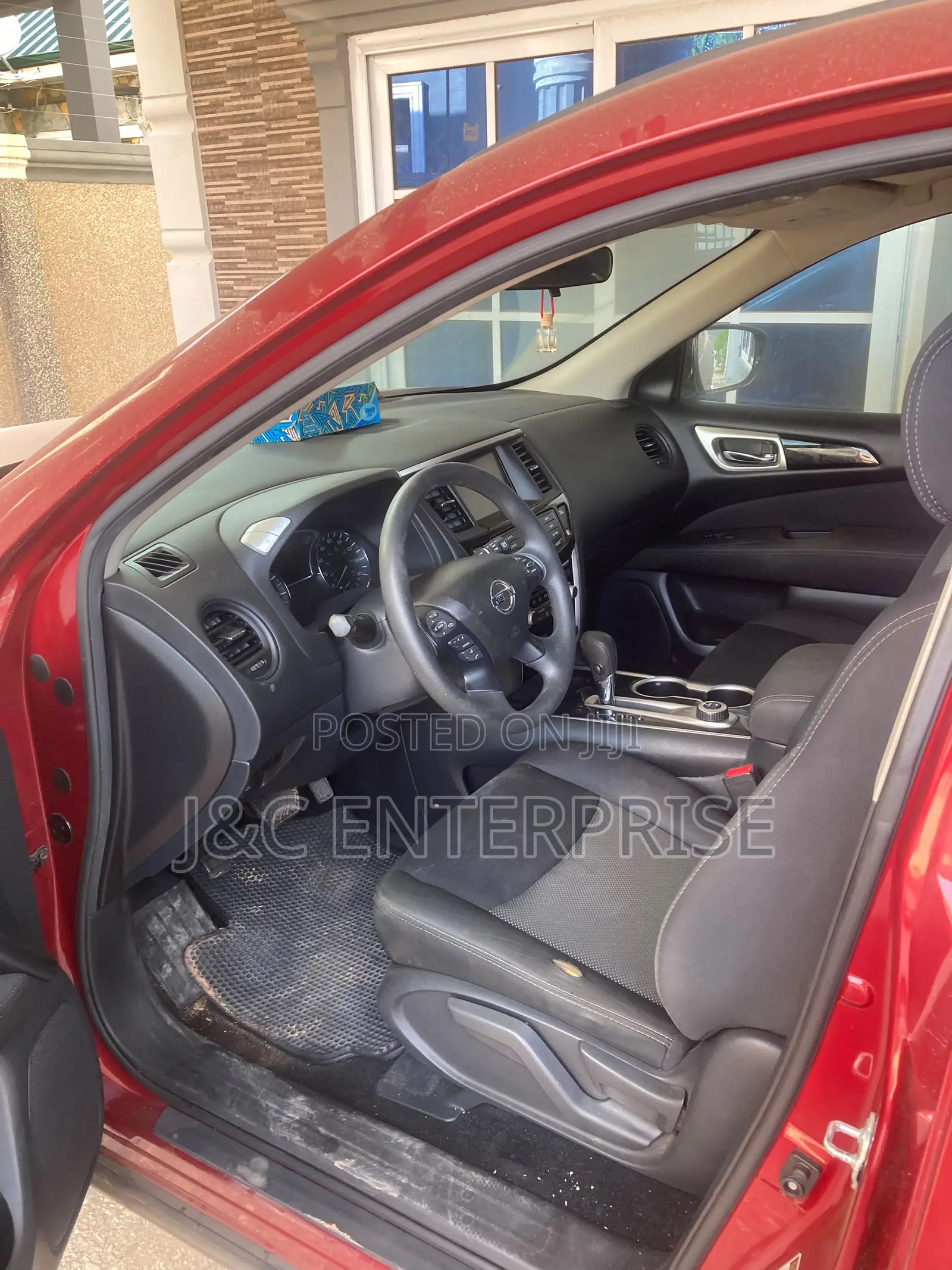Nissan Pathfinder SV 4x4 2018 Red