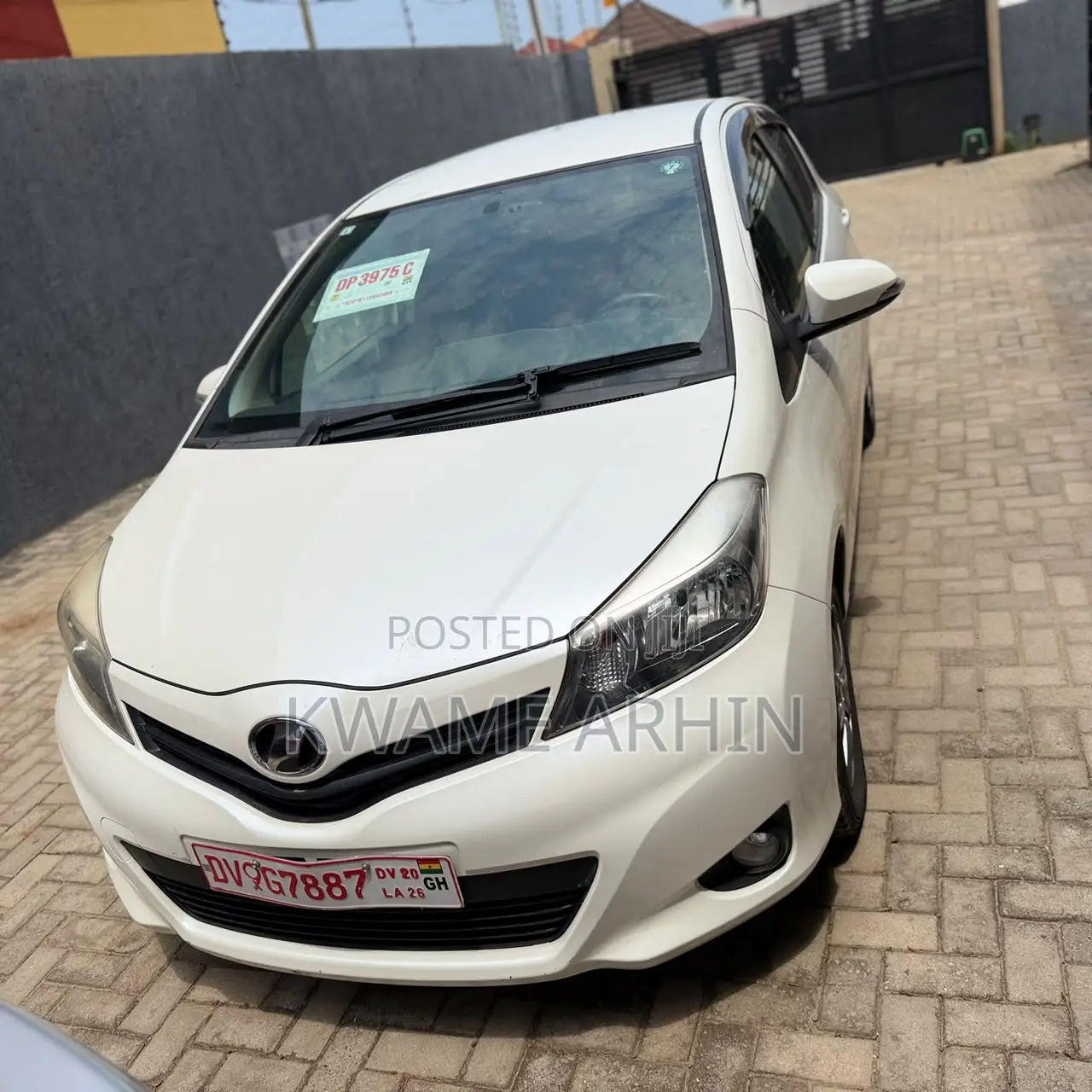 Toyota Vitz 1.3 FWD 5dr 2013 White
