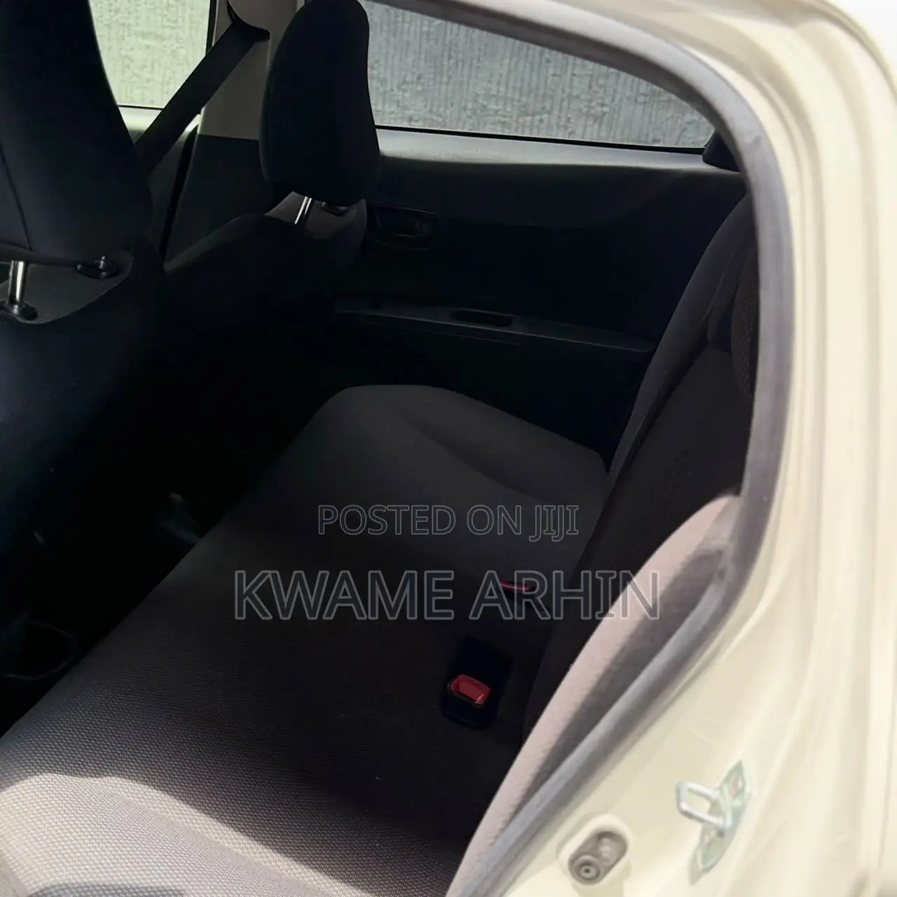 Toyota Vitz 1.3 FWD 5dr 2013 White