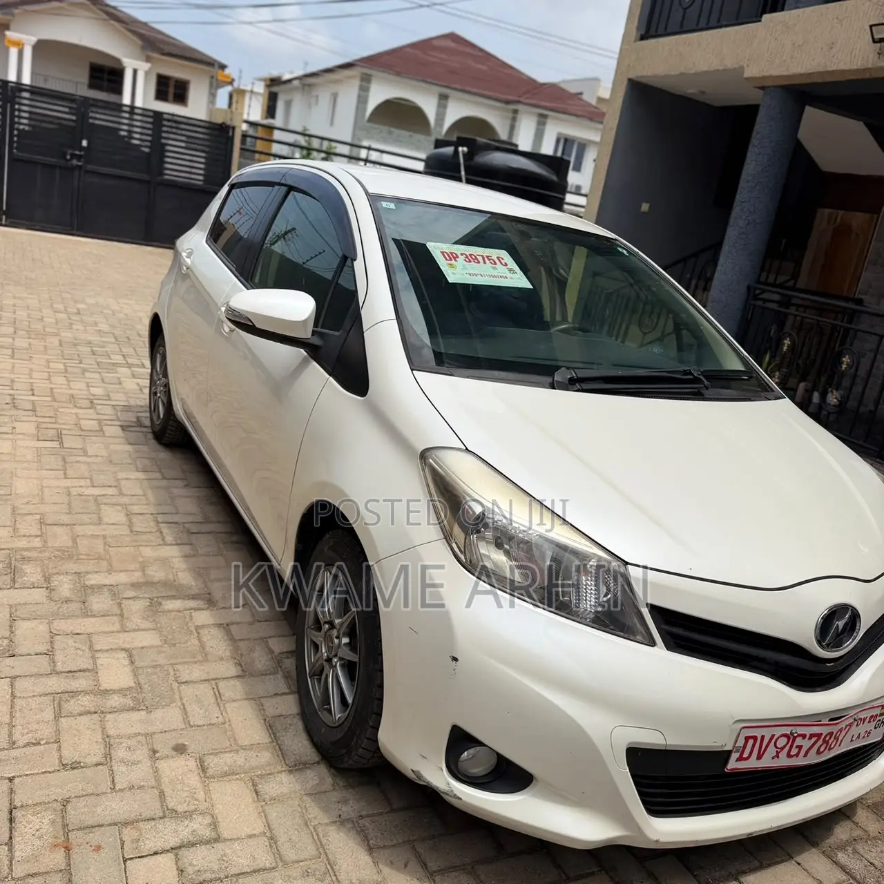 Toyota Vitz 1.3 FWD 5dr 2013 White