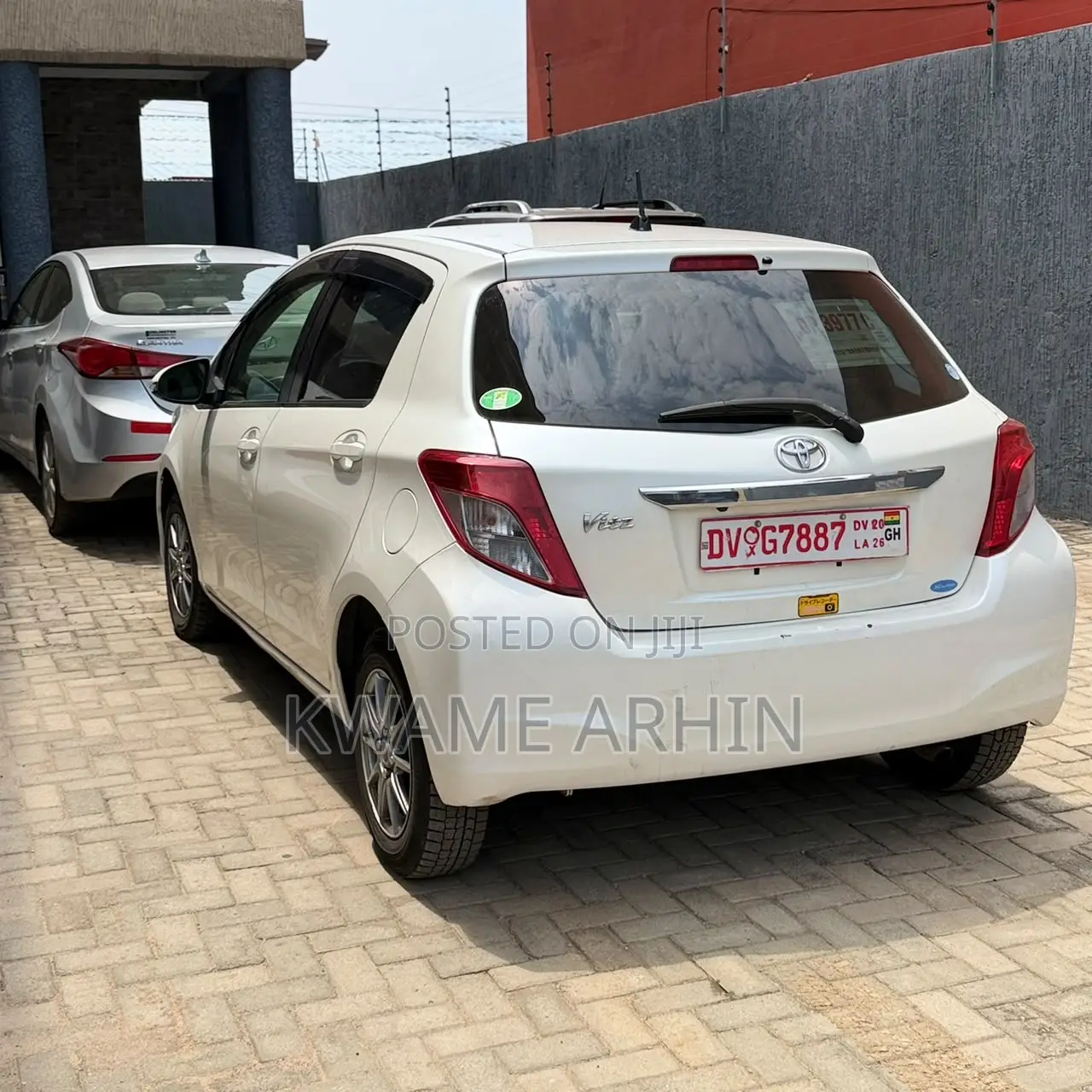 Toyota Vitz 1.3 FWD 5dr 2013 White