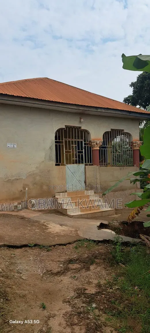 3bdrm House in Laryea Homes, Kumasi Metropolitan for sale