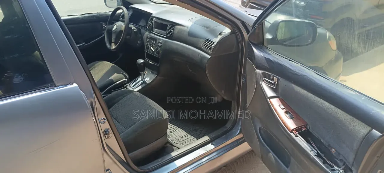 Toyota Corolla 2005 Gray
