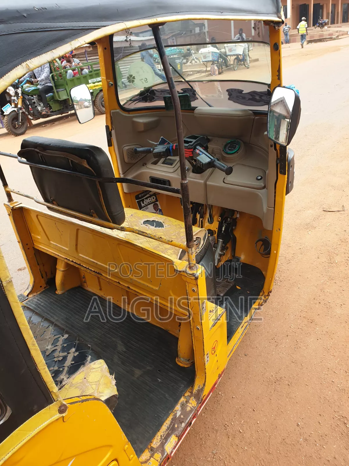 Bajaj Avenger 150 Street 2022 Yellow