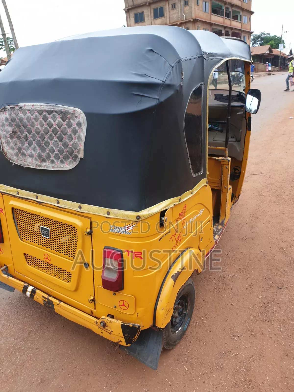 Bajaj Avenger 150 Street 2022 Yellow