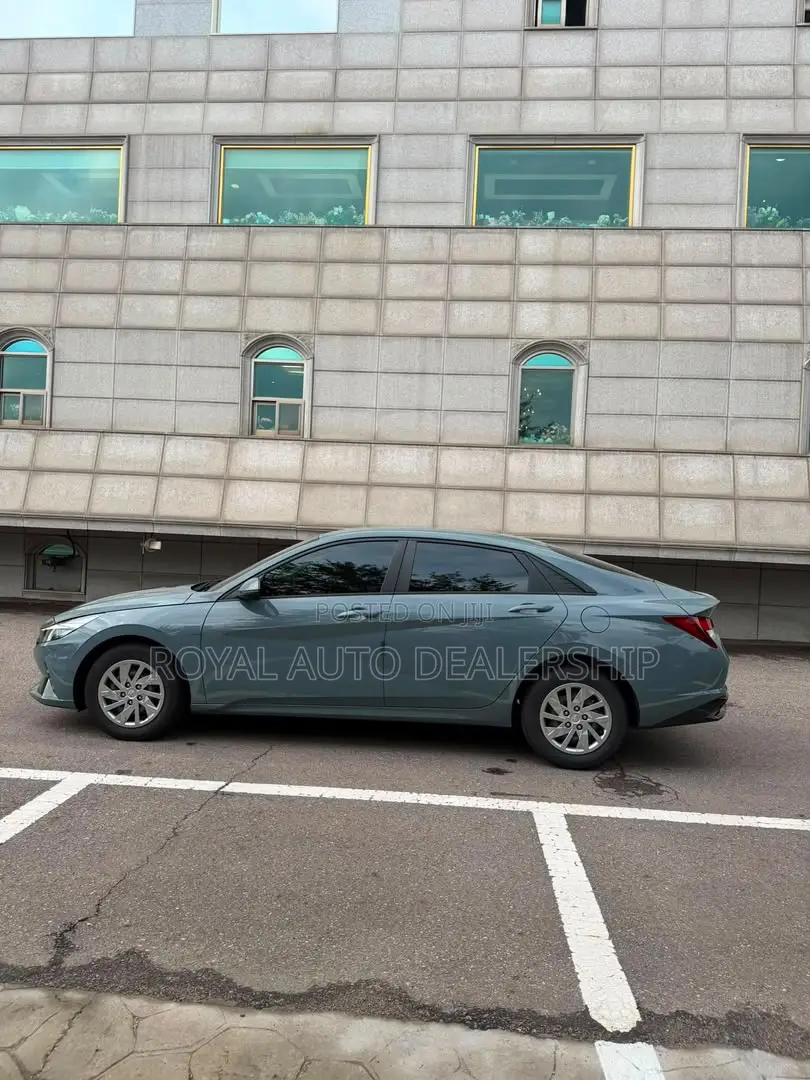 Hyundai Avante 2021 Black