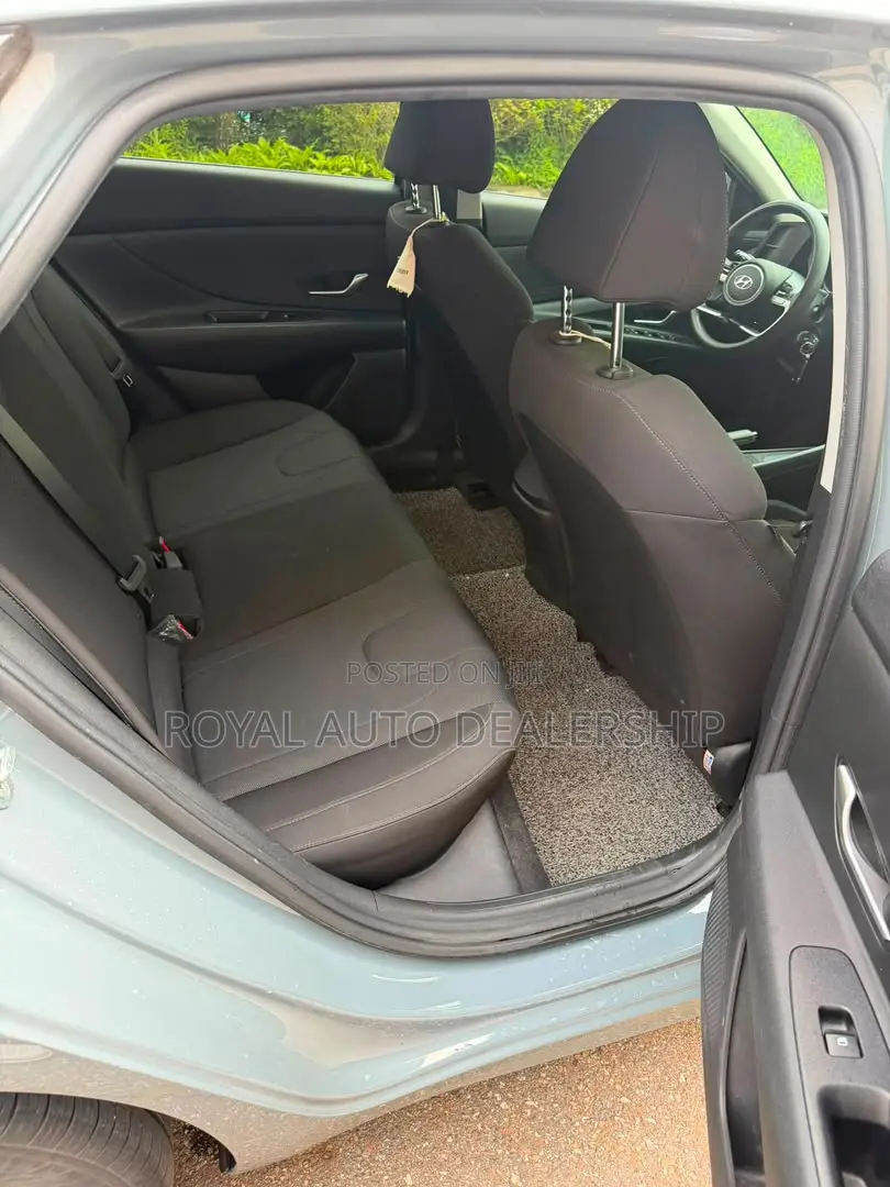 Hyundai Avante 2021 Black