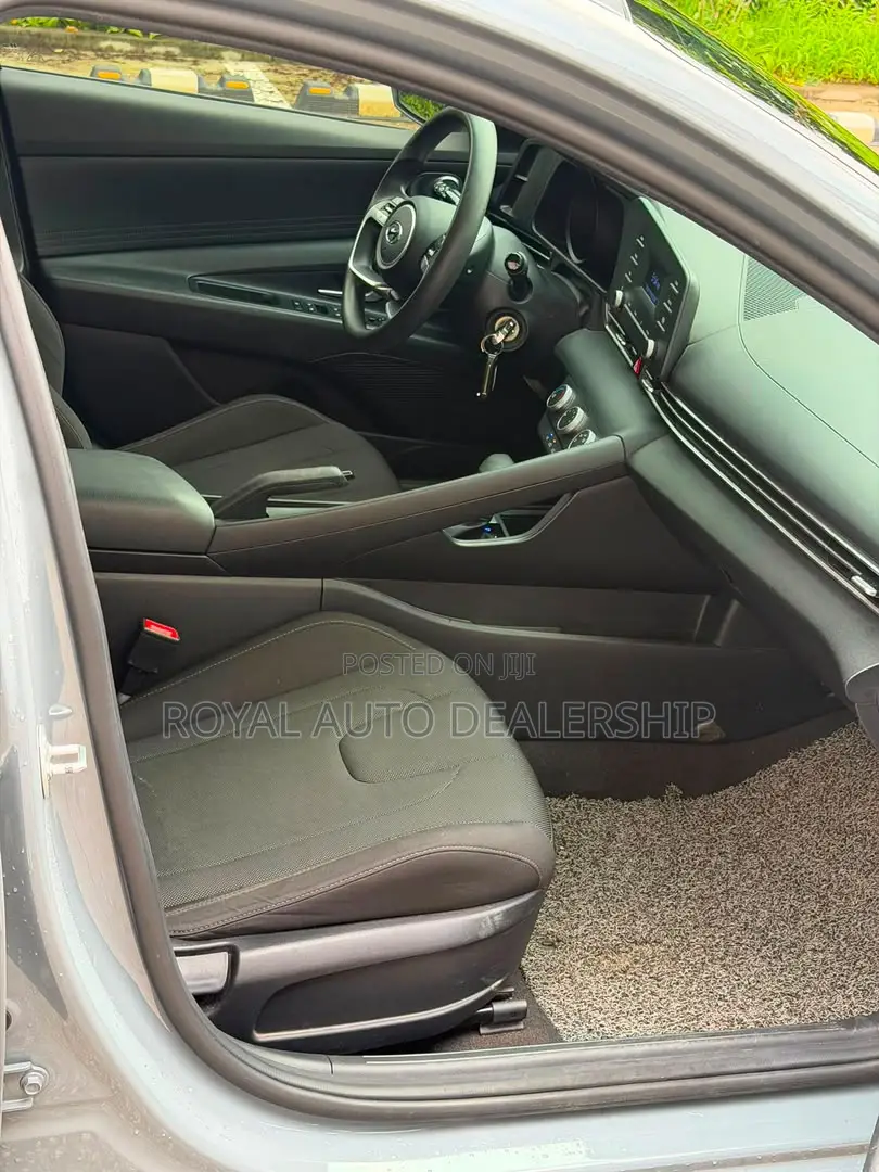Hyundai Avante 2021 Black