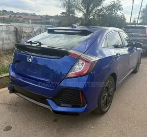 Honda Civic EX Hatchback 2019 Blue
