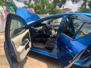 Toyota Aqua G 2014 Blue